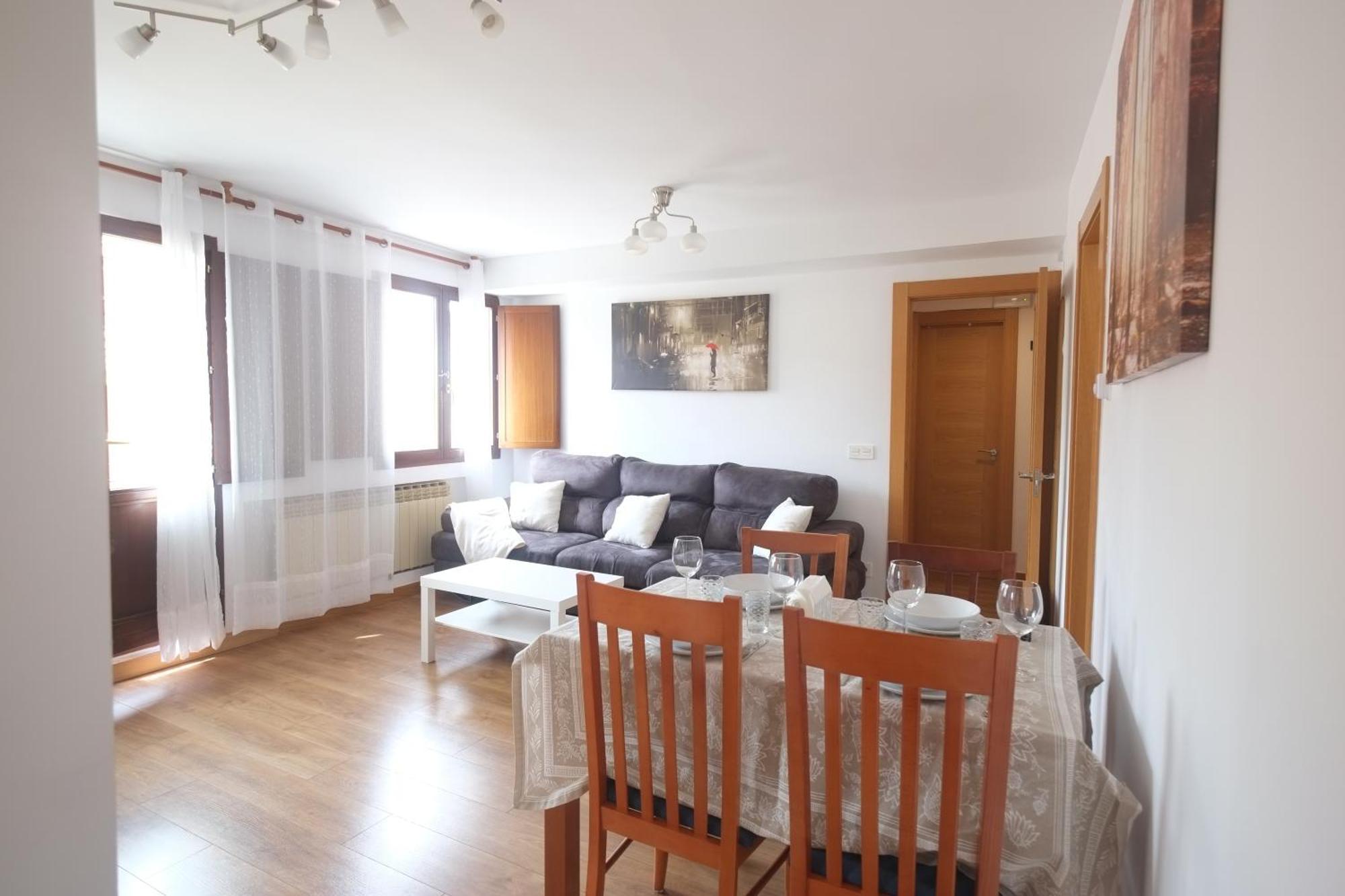 Apartment Entre Castillo Y Catedral Vut 09587